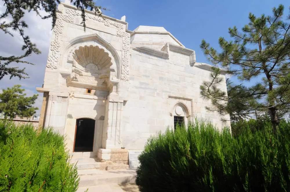 Aşık Paşa Türbesi
